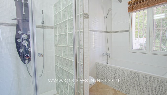 Te koop - Huis - Vrijstaande Villa - Pego - Pego Centro