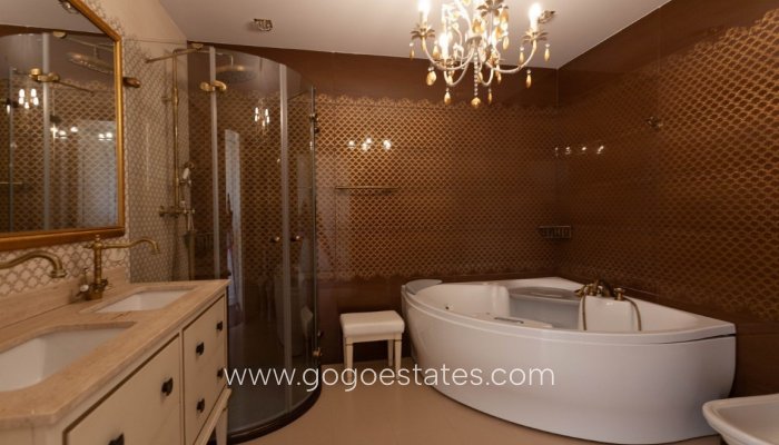 Te koop - Huis - Vrijstaande Villa - Calpe - Calpe Centro