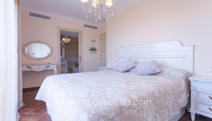 Te koop - Huis - Vrijstaande Villa - Calpe - Calpe Centro