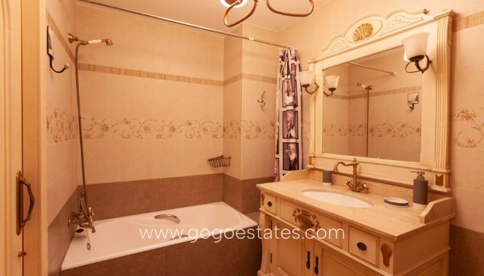 Te koop - Huis - Vrijstaande Villa - Calpe - Calpe Centro