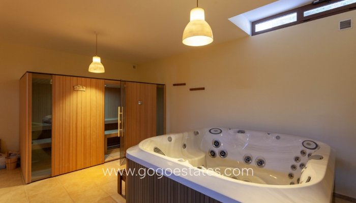 Te koop - Huis - Vrijstaande Villa - Calpe - Calpe Centro