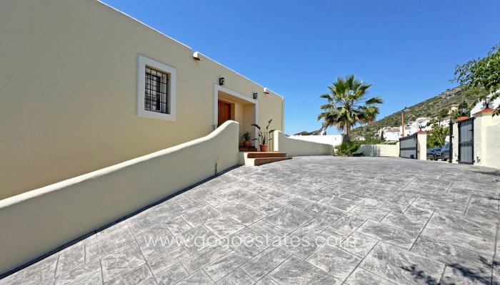 Te koop - Huis - Vrijstaande Villa - Jalon - Jalon Centro