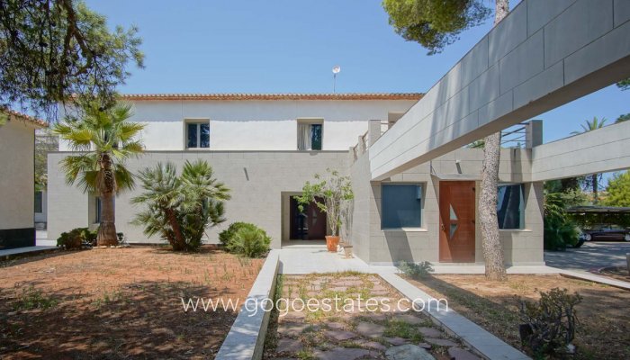 Te koop - Huis - Vrijstaande Villa - Dénia - Denia Centro