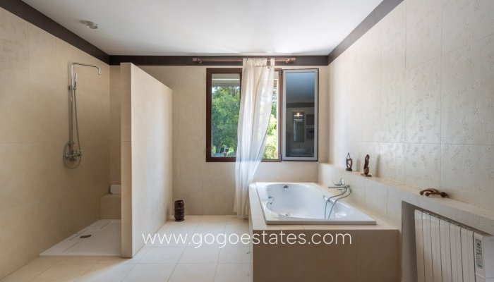 Te koop - Huis - Vrijstaande Villa - Dénia - Denia Centro