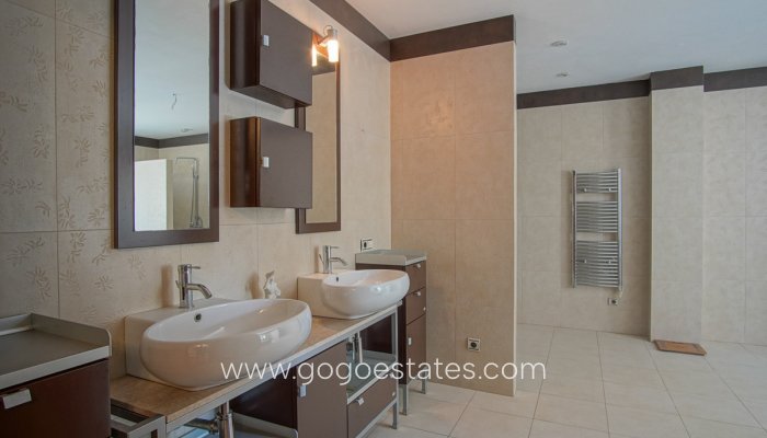 Te koop - Huis - Vrijstaande Villa - Dénia - Denia Centro