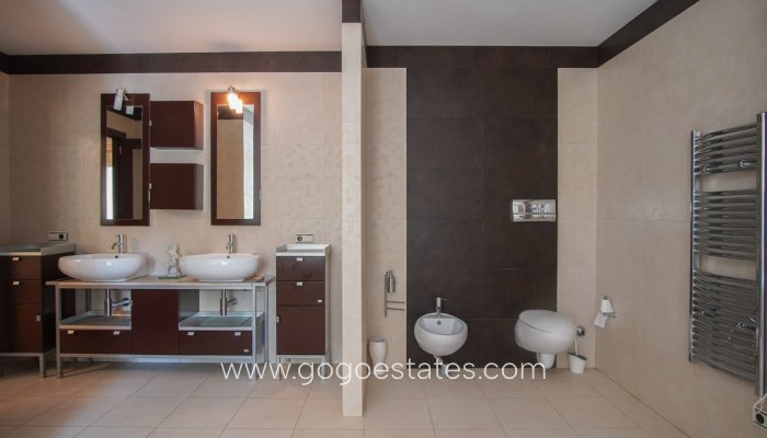 Te koop - Huis - Vrijstaande Villa - Dénia - Denia Centro