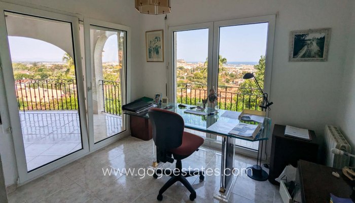 Te koop - Huis - Vrijstaande Villa - Dénia - Denia Centro