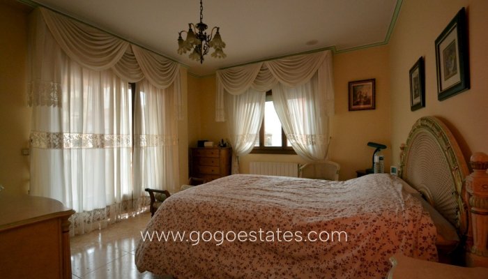 Te koop - Huis - Vrijstaande Villa - Guardamar del Segura - Guardamar del Segura Centro