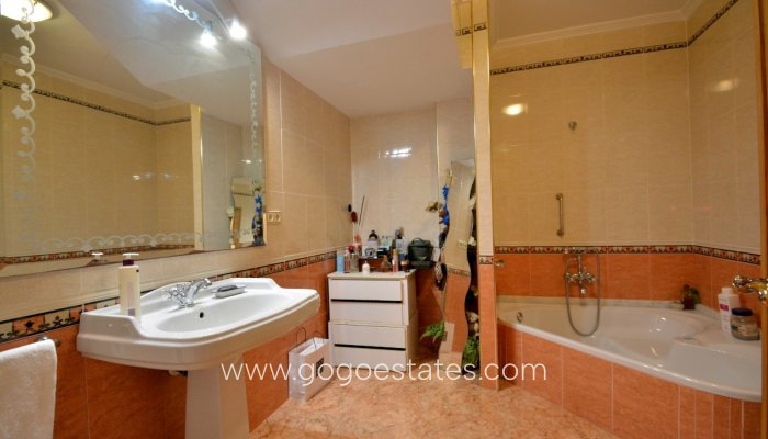 Te koop - Huis - Vrijstaande Villa - Guardamar del Segura - Guardamar del Segura Centro