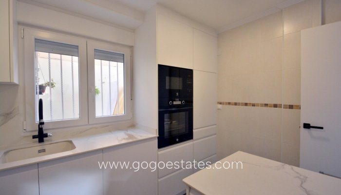 Te koop - Huis - Halfvrijstaande woning - Guardamar del Segura - Guardamar del Segura Centro