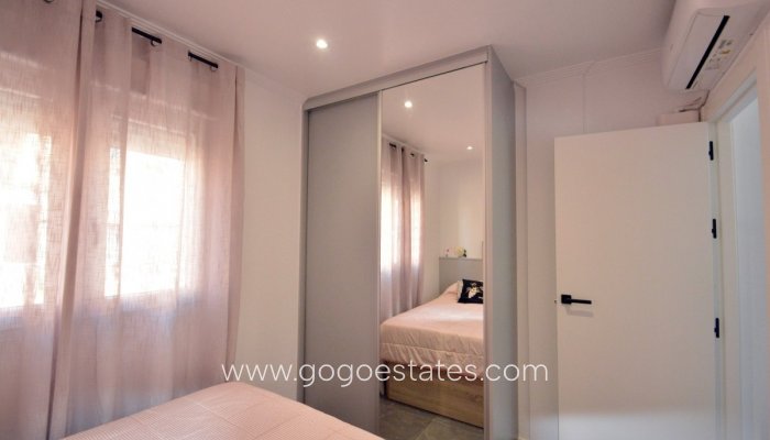 Te koop - Huis - Halfvrijstaande woning - Guardamar del Segura - Guardamar del Segura Centro