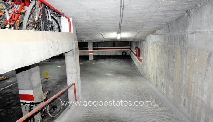 Te koop - Commercieel - Garage - Guardamar del Segura - Guardamar del Segura Centro