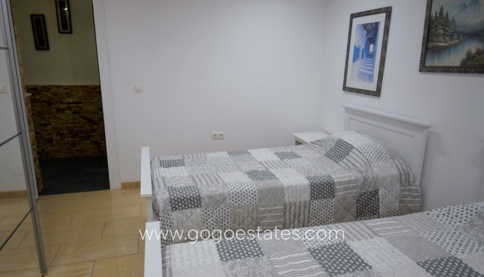 Te koop - Huis - Vrijstaande Villa - Guardamar del Segura - Guardamar del Segura Centro