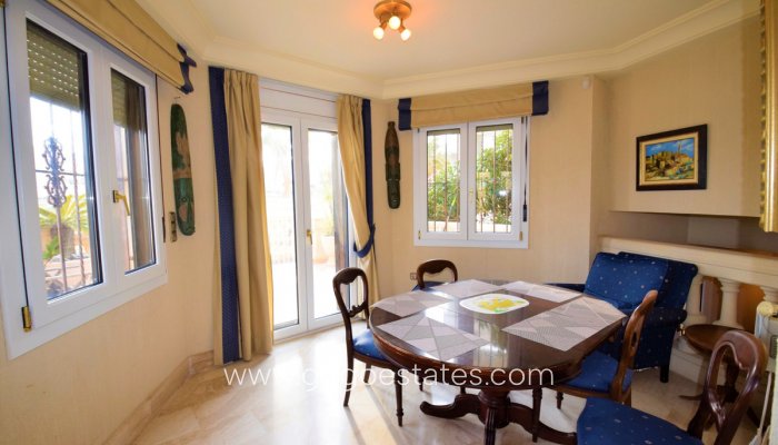 Te koop - Huis - Vrijstaande Villa - Guardamar del Segura - Guardamar del Segura Centro