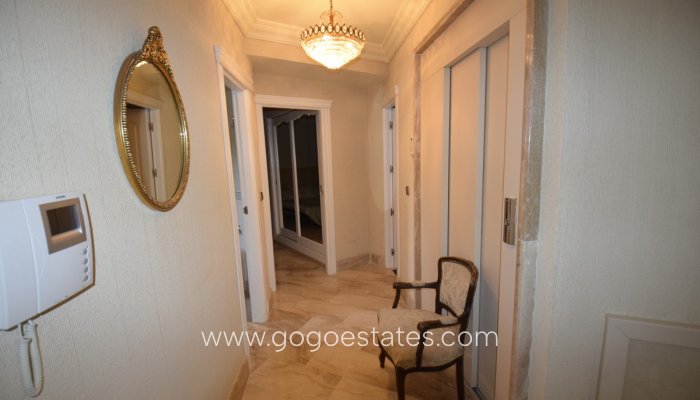 Te koop - Huis - Vrijstaande Villa - Guardamar del Segura - Guardamar del Segura Centro