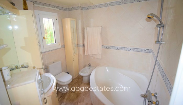 Te koop - Huis - Vrijstaande Villa - Guardamar del Segura - Guardamar del Segura Centro