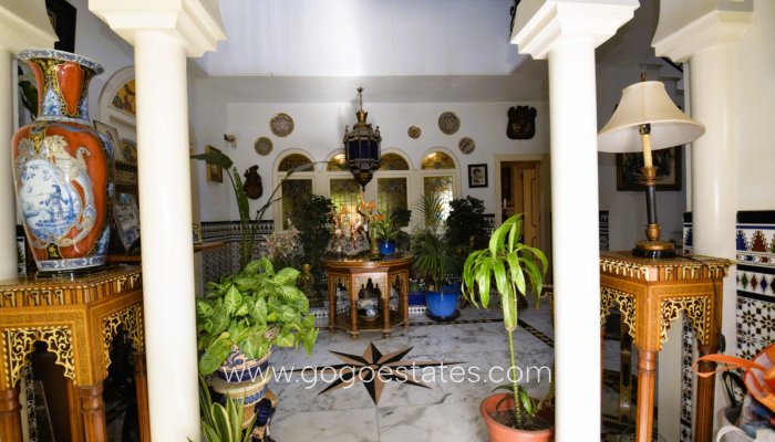 Te koop - Huis - Vrijstaande Villa - Torrevieja - Torrevieja Centro