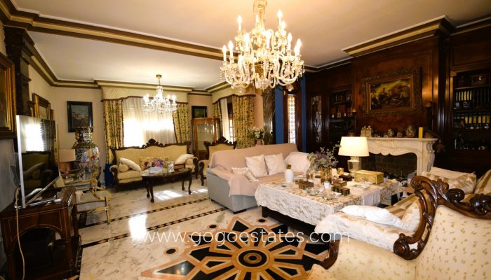 Te koop - Huis - Vrijstaande Villa - Torrevieja - Torrevieja Centro