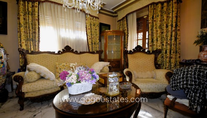 Te koop - Huis - Vrijstaande Villa - Torrevieja - Torrevieja Centro