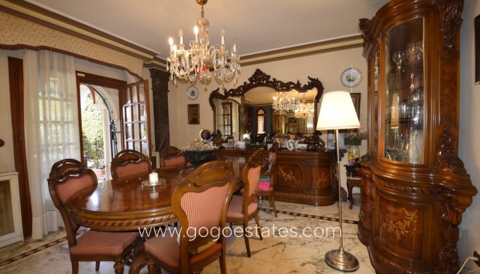 Te koop - Huis - Vrijstaande Villa - Torrevieja - Torrevieja Centro