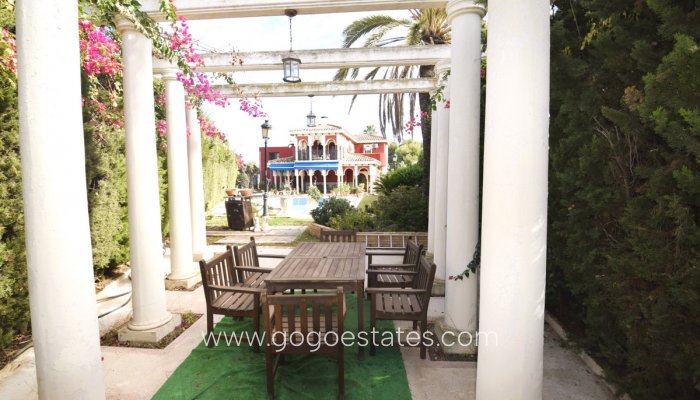 Te koop - Huis - Vrijstaande Villa - Torrevieja - Torrevieja Centro