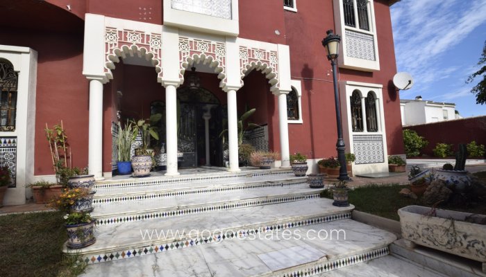 Te koop - Huis - Vrijstaande Villa - Torrevieja - Torrevieja Centro