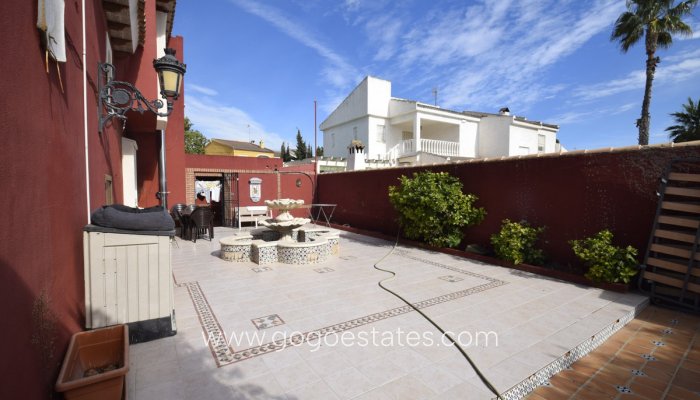 Te koop - Huis - Vrijstaande Villa - Torrevieja - Torrevieja Centro