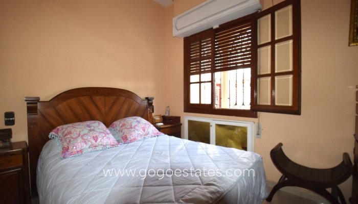 Te koop - Huis - Vrijstaande Villa - Torrevieja - Torrevieja Centro