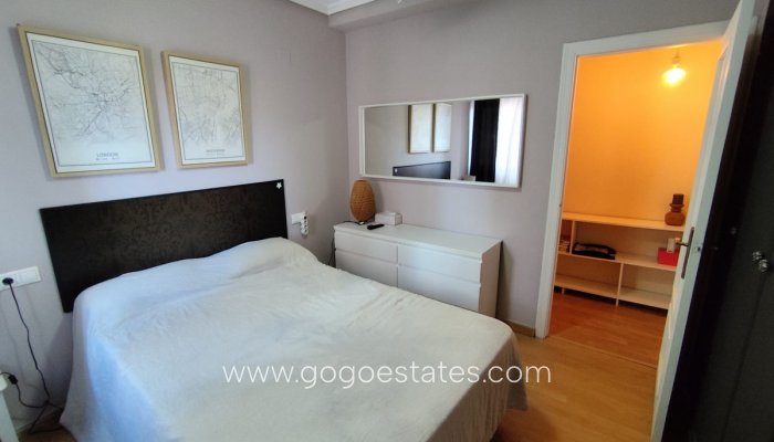 Te koop - Appartement - Appartement op de middelste verdieping - Torrevieja - Torrevieja Centro