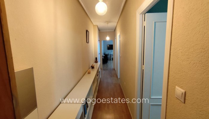 Te koop - Appartement - Appartement op de middelste verdieping - Torrevieja - Torrevieja Centro