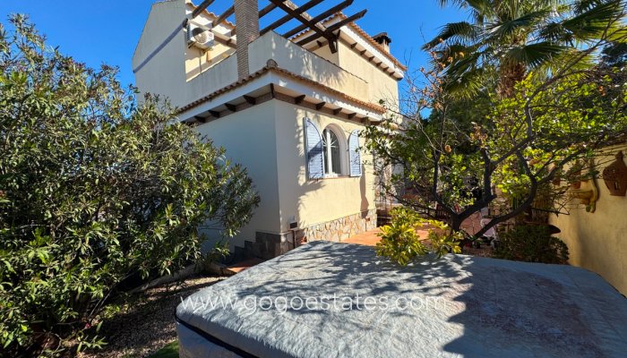 Te koop - Huis - Vrijstaande Villa - Orihuela - La Zenia