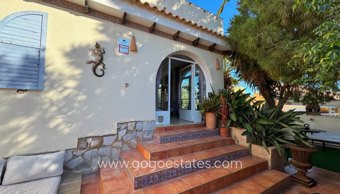 Te koop - Huis - Vrijstaande Villa - Orihuela - La Zenia