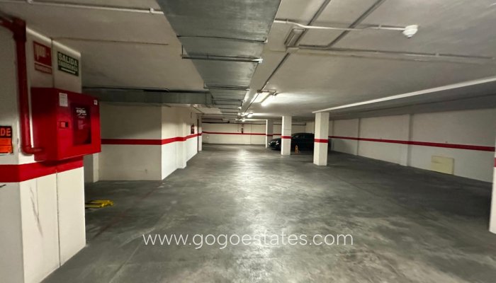 Te koop - Commercieel - Garage - Guardamar del Segura - Guardamar del Segura Centro