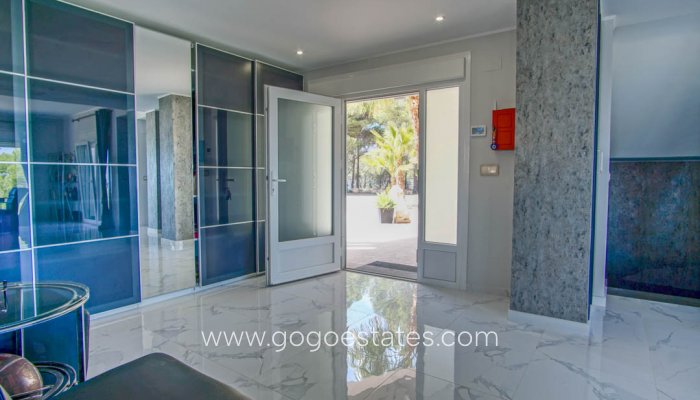 Te koop - Huis - Vrijstaande Villa - La Nucía - La Nucia Centro