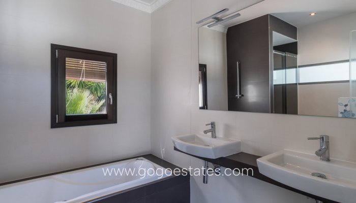 Te koop - Huis - Vrijstaande Villa - Teulada - Moraira