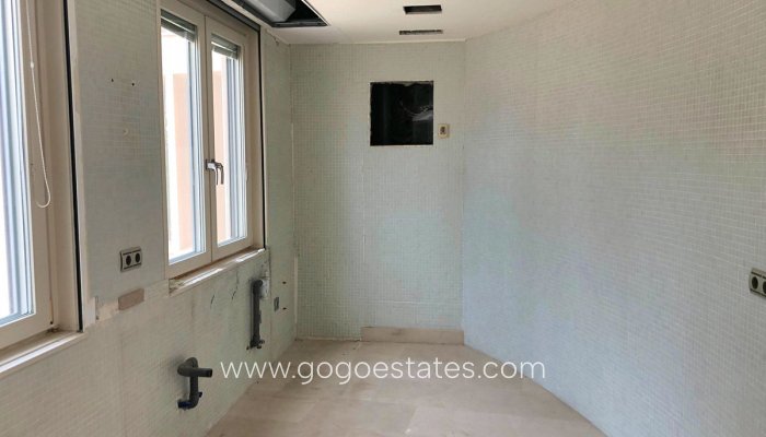 Te koop - Huis - Vrijstaande Villa - Elche - El Altet