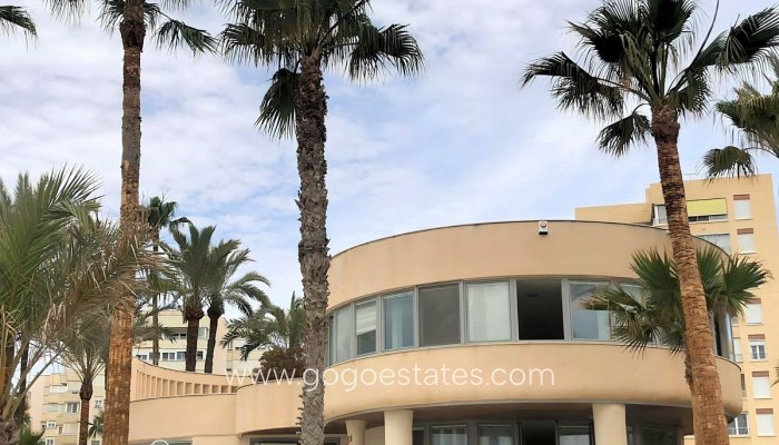 Te koop - Huis - Vrijstaande Villa - Elche - El Altet