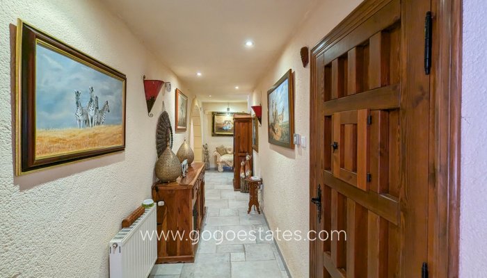 Te koop - Huis - Vrijstaande Villa - Orba - Orba Centro