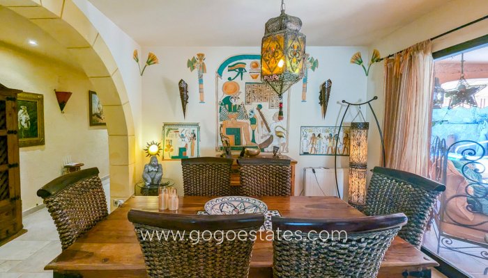 Te koop - Huis - Vrijstaande Villa - Orba - Orba Centro