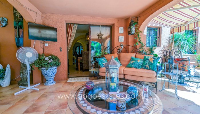 Te koop - Huis - Vrijstaande Villa - Orba - Orba Centro