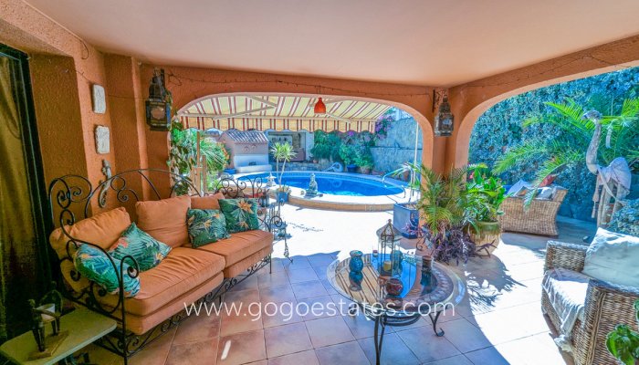 Te koop - Huis - Vrijstaande Villa - Orba - Orba Centro