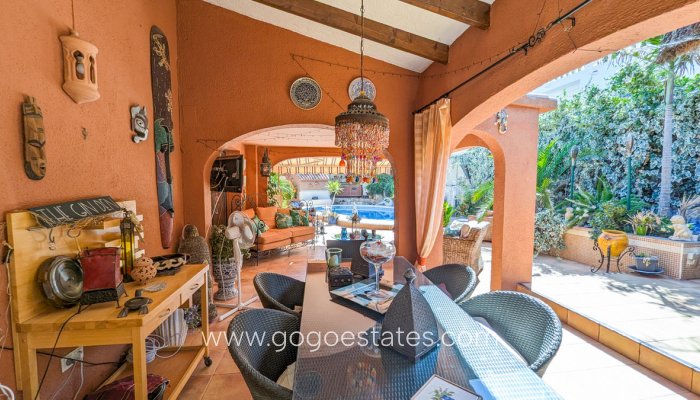 Te koop - Huis - Vrijstaande Villa - Orba - Orba Centro