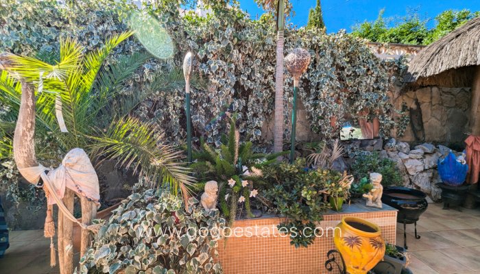 Te koop - Huis - Vrijstaande Villa - Orba - Orba Centro