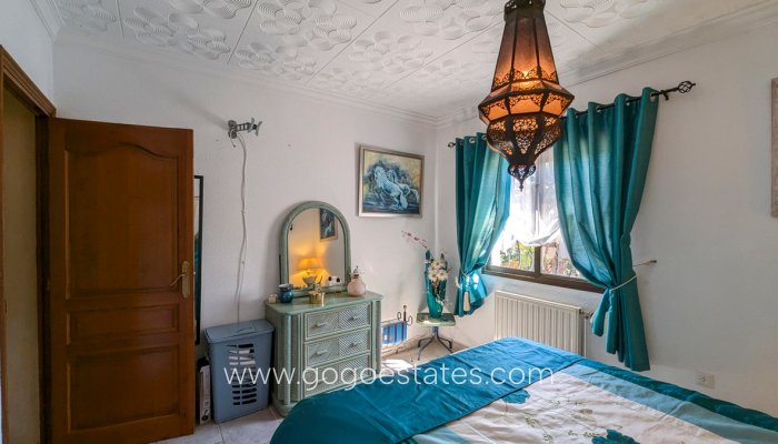 Te koop - Huis - Vrijstaande Villa - Orba - Orba Centro