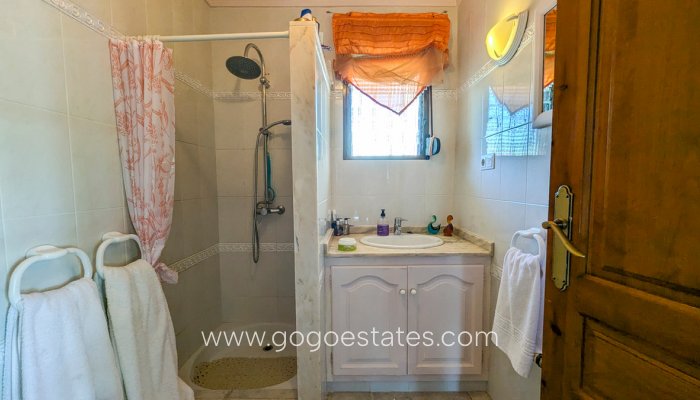 Te koop - Huis - Vrijstaande Villa - Orba - Orba Centro