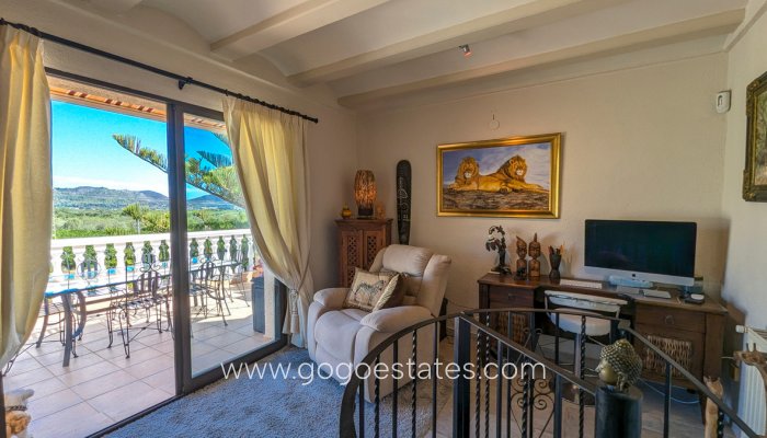 Te koop - Huis - Vrijstaande Villa - Orba - Orba Centro