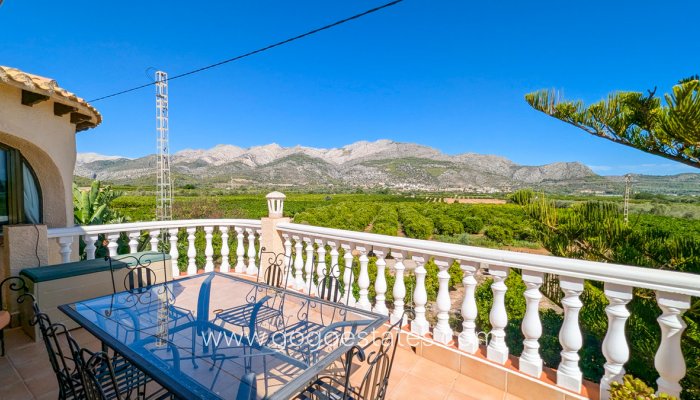 Te koop - Huis - Vrijstaande Villa - Orba - Orba Centro