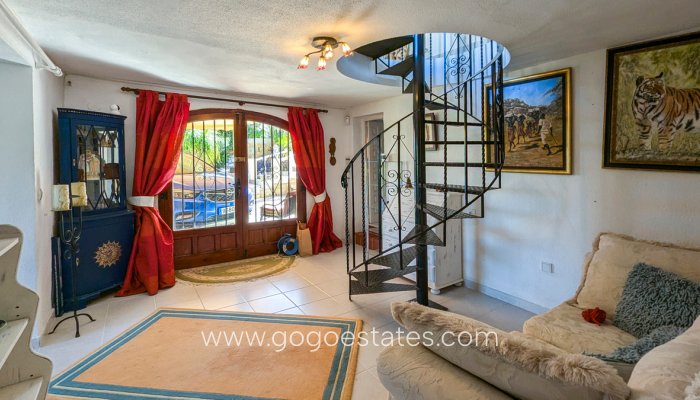 Te koop - Huis - Vrijstaande Villa - Orba - Orba Centro