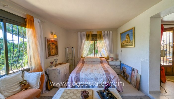 Te koop - Huis - Vrijstaande Villa - Orba - Orba Centro