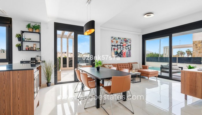 Te koop - Huis - Vrijstaande Villa - Orihuela - Lomas de Cabo Roig